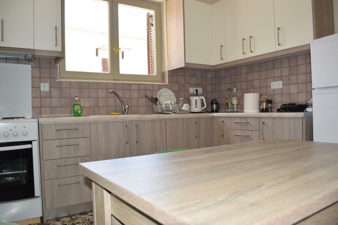 Modern Apartment With Garden Kíssamos Екстериор снимка