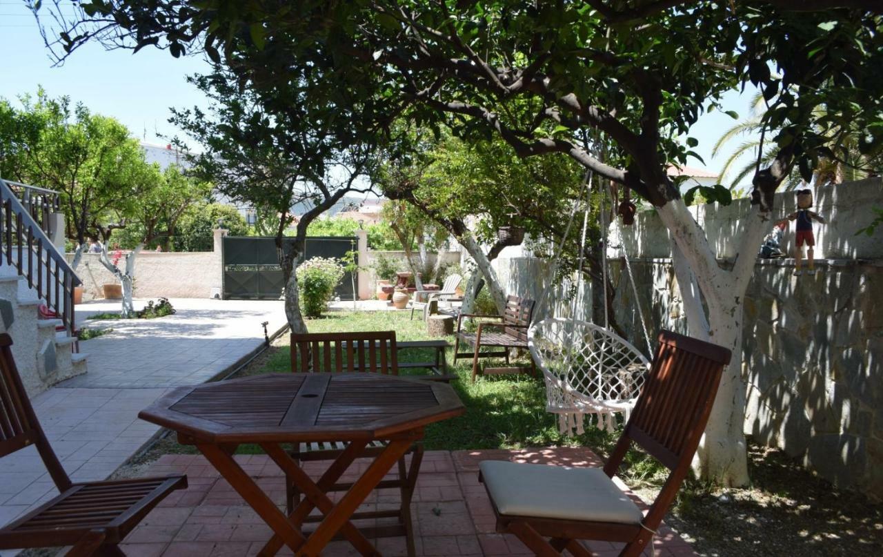 Modern Apartment With Garden Kíssamos Екстериор снимка