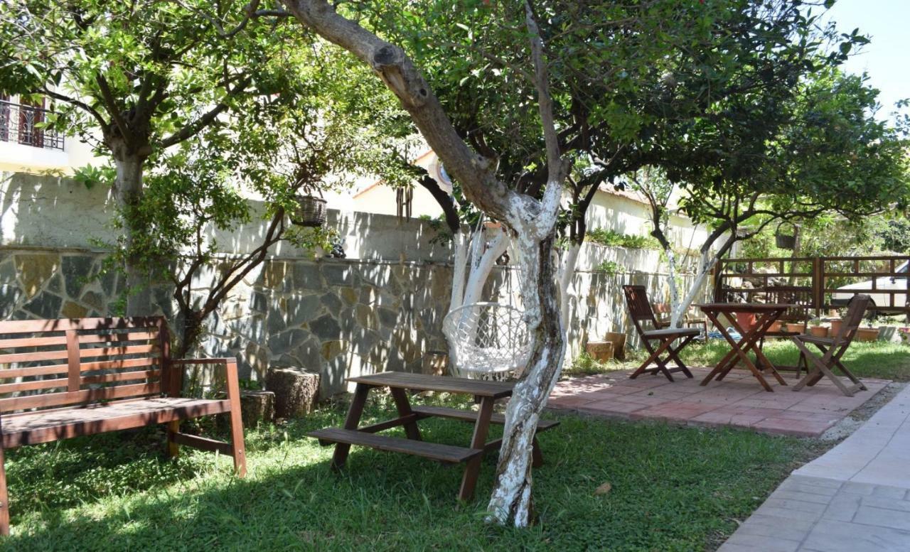 Modern Apartment With Garden Kíssamos Екстериор снимка